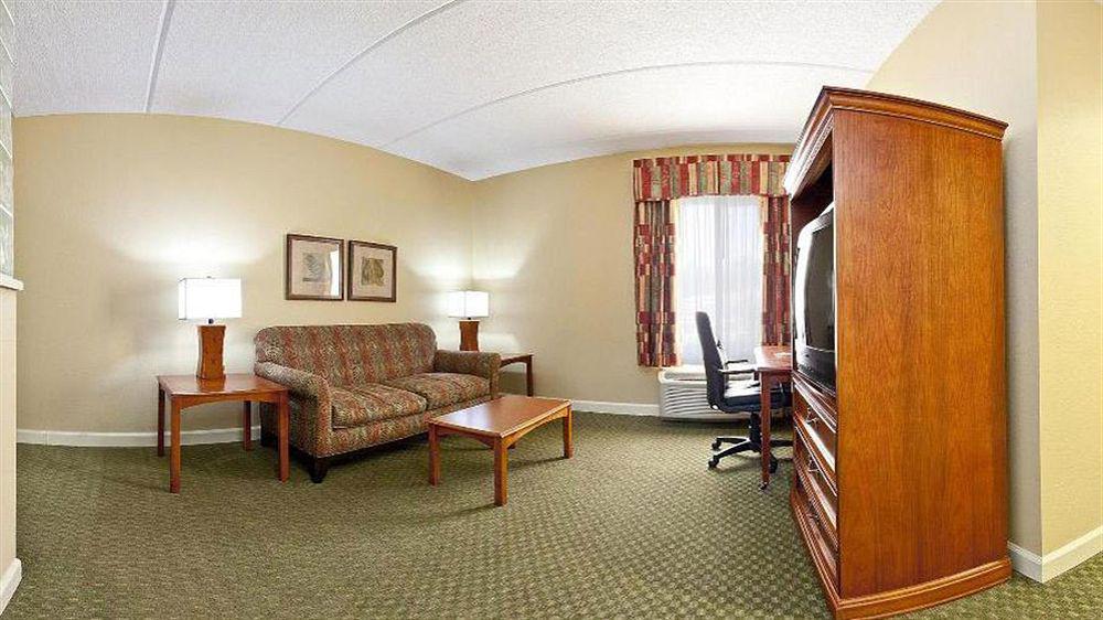 Holiday Inn Express Hotel & Suites Conover - Hickory Area By Ihg Eksteriør billede