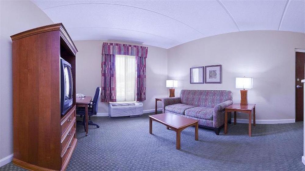 Holiday Inn Express Hotel & Suites Conover - Hickory Area By Ihg Eksteriør billede