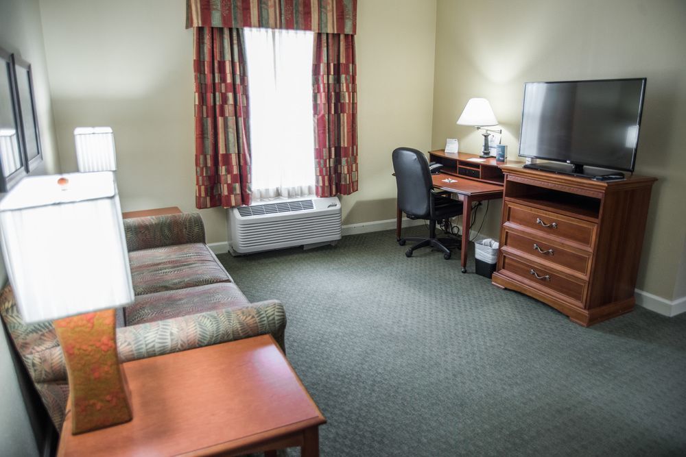 Holiday Inn Express Hotel & Suites Conover - Hickory Area By Ihg Eksteriør billede